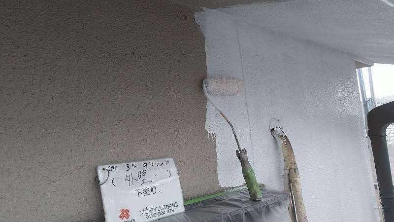 奈良＼桜井市朝倉台S様邸　外壁塗装工事行っております／　～外壁塗装　下塗り1回目～